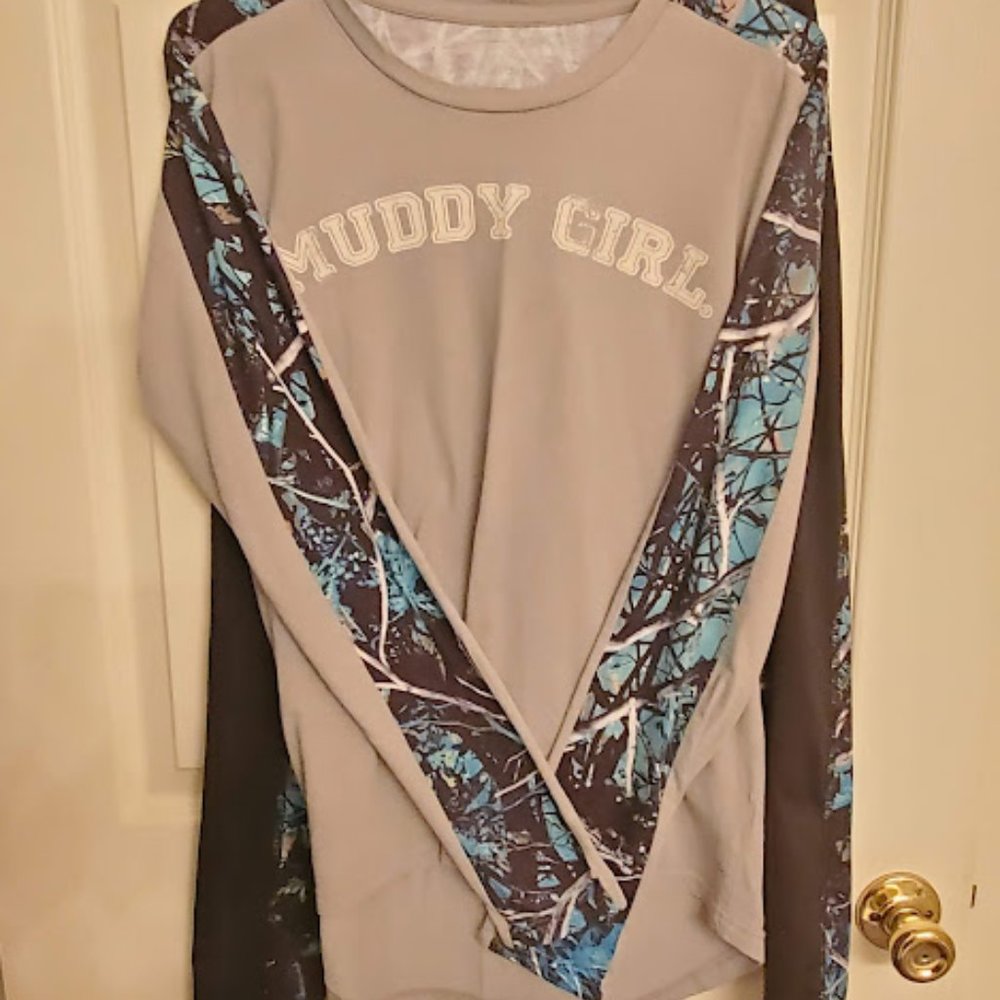 3 pieces in this set Muddy Girl camo, lounge wear, workout